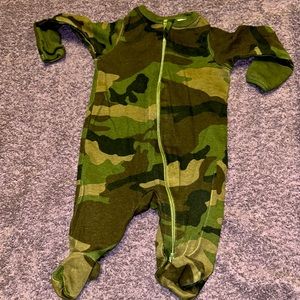 5 mixed brands-Old navy & child of mine pajamas, size 0-3 months $15